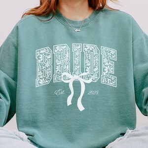 Custom Bride Sweatshirt, Future Mrs. Comfort Colors® Sweatshirt, Coquette Wifey Shirt, Bridal Shower Gift, Bachelorette Tee, Engagement Gift Light Green