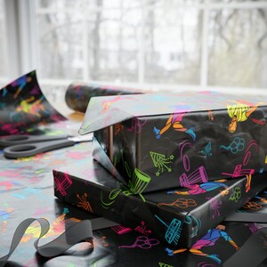 Disc Golf Wrapping Paper, Disc Golf Gifts for Him, Frisbee Golf Player Birthday Gift, Funny Wrapping Paper Roll, Disc Golf Basket Gift Wrap image 2