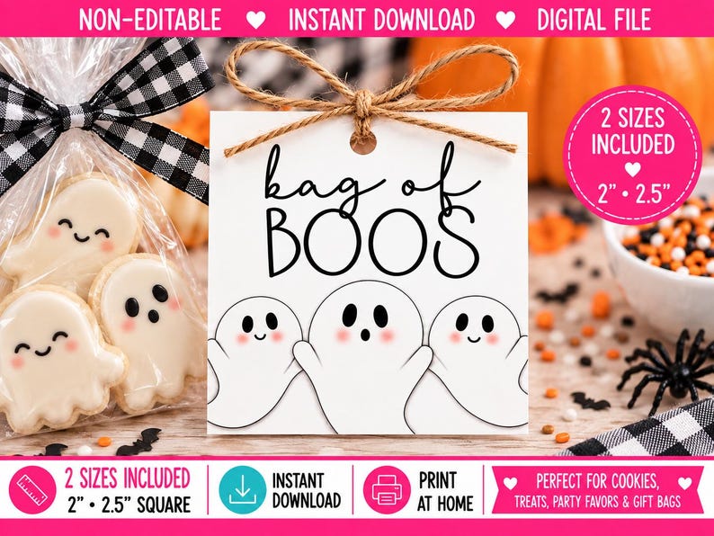 Puede incluir: Una etiqueta de regalo cuadrada blanca con el texto negro 'bag of BOOS' sobre tres fantasmas dibujados con mejillas rosadas. La etiqueta est&aacute; atada con cuerda marr&oacute;n. Se ve una bolsa de pl&aacute;stico transparente con galletas de fantasmas.