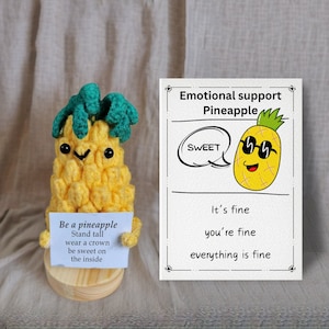 Piña de peluche tejida a crochet hecha a mano - Regalo motivacional con tarjeta inspiradora - Decoración de escritorio positiva - Regalo para animar - Un dulce detalle para ella