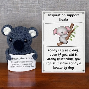 Koala au crochet fait main avec carte inspirante - cadeau d'amitié attentionné - doudou message positif - rappel « Koalaty Day » - cadeau réconfort