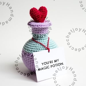 Crochet Potion Bottle, Heart Stopper Crochet Gift, Romantic Handmade Amigurumi, Valentine’s Day Gift, Love Potion Decor, Unique Relationship