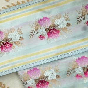 Vintage französisches breites Taftband mit gewebten Ombre-Rosen