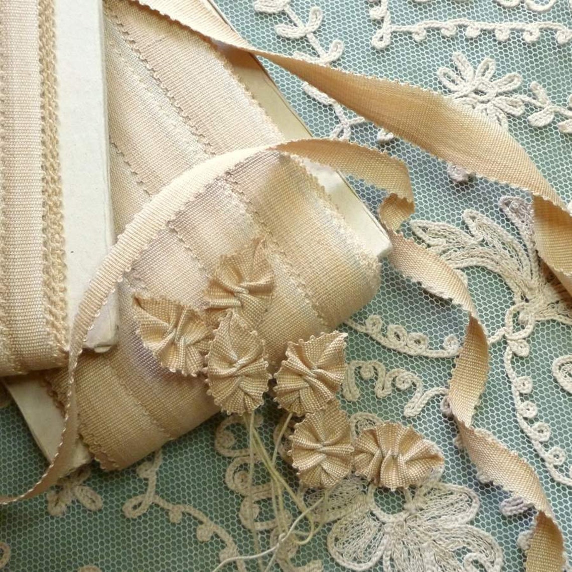 GALON ANCIEN À PICOTS BLEUS - Passementerie Vintage Française - Ruban Décoratif Pour Couture Et Décoration