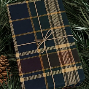 Ralph Lauren Christmas, Heritage Christmas Wrapping Paper Roll, Tartan Plaid Gift Wrap, Burgundy Green Navy Christmas Paper image 3