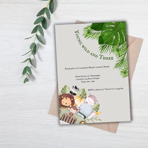 Invitación de cumpleaños de Young, Wild y Three