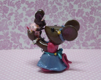 CUSTOMIZABLE Mother's Day Mouse Gift, Mother Mouse With Baby Girl, Polymer Clay Mouse, Personalized by YOU to represent Family or Friend!