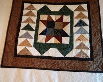 Patchwork Star with Flying Geese table topper
