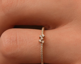 10k 14k Gold Pavé Diamond Ring Dainty Cluster Band Minimalist Elegant Jewelry Stackable Promise Ring Everyday Fine Gift for Her Anniversary