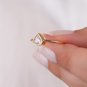 14K Gold Trillion Cut Birthstone Ring, Triangle Bezel Ring, Custom Color Gemstone Ring, Unique Solitaire, Gift for Her