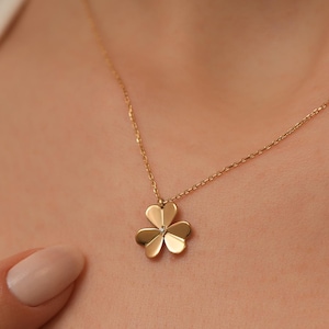 14K Gold Four Leaf Clover Pendant Necklace – Diamond Center Flower Charm, Lucky Fine Jewelry Gift For Her, Dainty Everyday Gold Chain