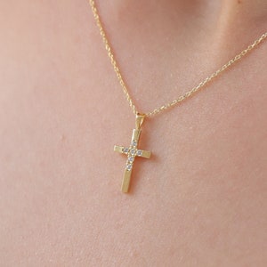 14K Solid Gold Diamant Kreuz Halskette für Frauen | Gold Kruzifix Anhänger | Christlicher religiöser Schmuck | Geschenk für Sie