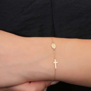 Pulsera de oro de 14 quilates con cruz y Virgen María para mujer / Pulsera con dijes religiosos / Pulsera con cruz de oro auténtico / Pulsera con dijes / Regalo para el Día de la Madre