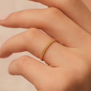 Anello dell&#39;eternità in oro massiccio 14k / Anello con perline a doppia fascia per donna / Anello in oro impilabile / Ideale come regalo di anniversario
