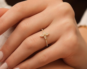 10k 14k Gold Diamond Flower Ring Four Petal Pavé Band Minimalist Fine Jewelry Elegant Symbol of Love Growth Gift for Her Anniversary
