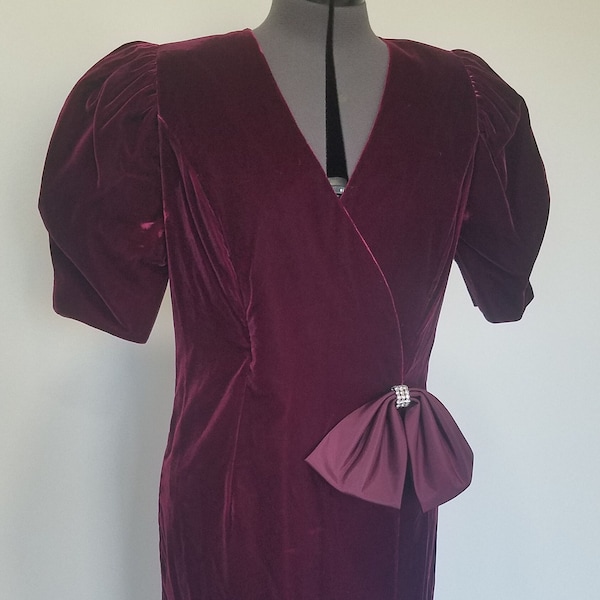 Vintage Wrap Dress Burgundy Velvet & Satin Puffed Padded Shoulder Rhinestone Pleated Bow / Knee Length Dress Size 7/8 Cachet by Bari Protas