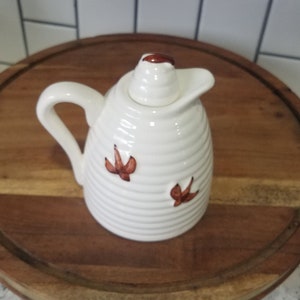 1970s Ceramic Pottery White and Brown Bee Skep Hive / Syrup / Honey / Cream / Milk / Pitcher with Lid / Flying Bees / Painted / Glaze