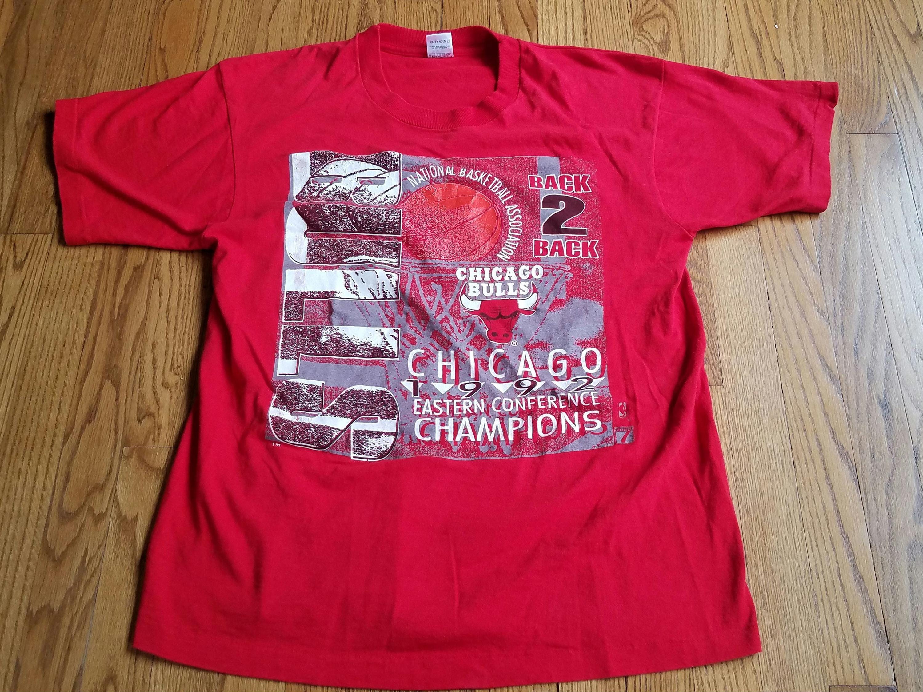 Men's Large Chicago Bulls T-shirt / Vintage 1992 NBA Eastern