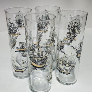 Vintage Libbey Glassware / Clipper Ship Motif / 12 oz Drinking Glass High Ball Tumbler / MCM Black & Gold / Barware Cocktail / Viking Pirate