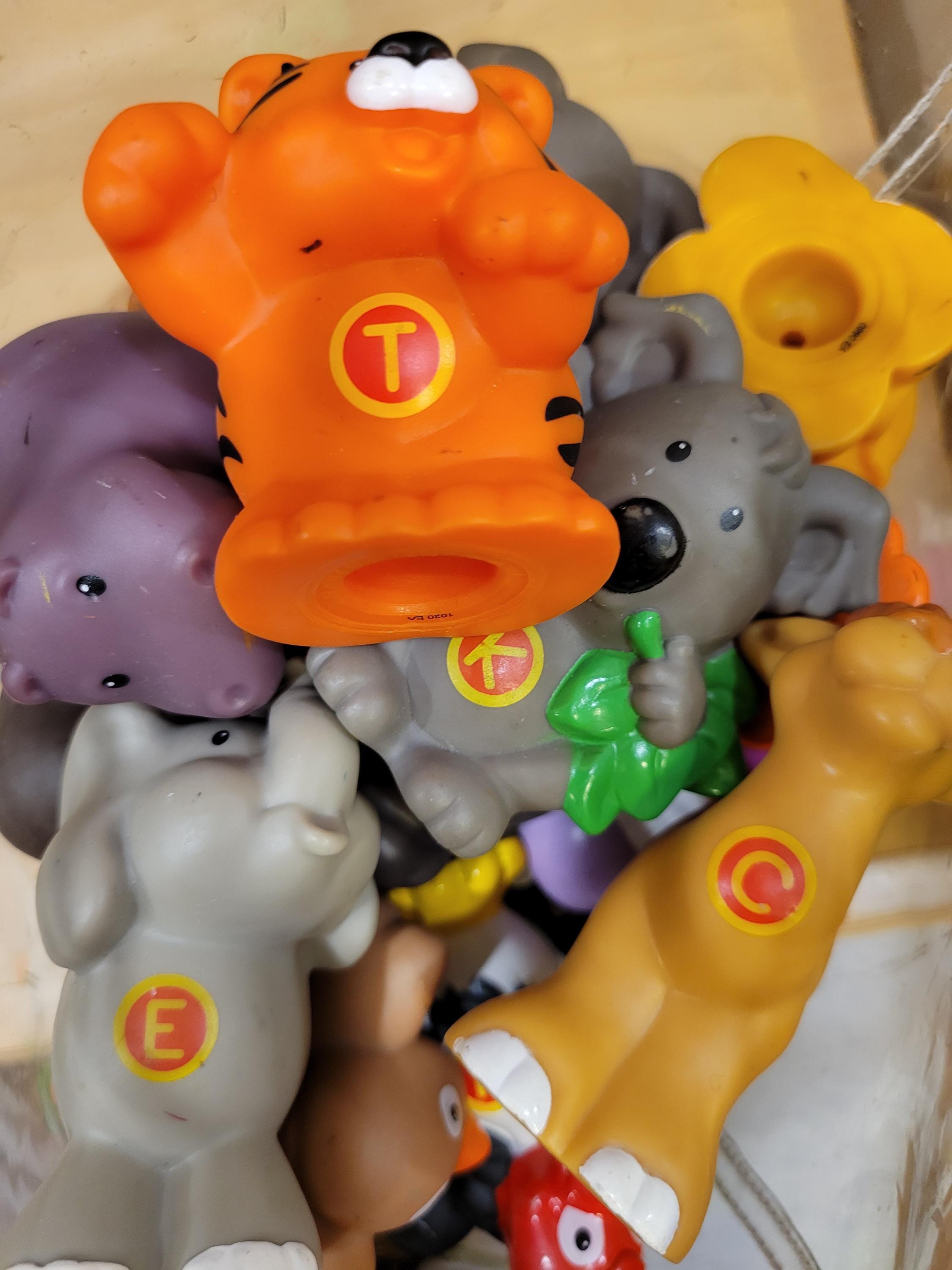 Piezas De Repuesto Para Fisher-Price Little People - Figuras Del Capitán Beau Y Mia