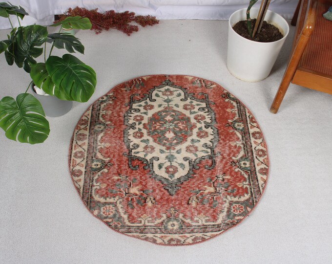 Small Rugs, Turkish Rug, Round Rug, Vintage Rug, Anatolian Rugs, Rugs for Entry, 2.7x2.7 Ft Red