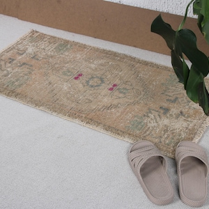 Turkish Rug Vintage Small Faded Oushak Rugs For Entry 1.6x3.1 ft Beige Door Mat Bohemian Eclectic Handmade Bright Outdoor Handwoven Nomadic