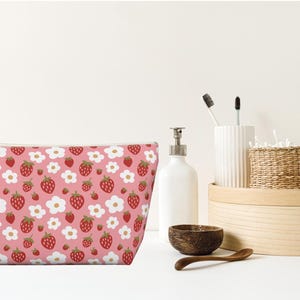 Strawberry Floral Makeup Bag, Cute Accessory Pouch, Stawberry Lovers, Travel bag, Pencil Case, Cosmetic bag, Retro Stawberry design