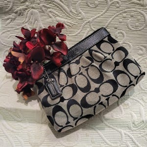 COACH Signature Fabric Zippered Pouch Small Bag/Designer Black and Grey Signature C Coin Purse with Zip/Collectible Small Purse Gift/No.422