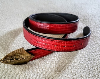 Cinturón QUIN Vintage Rojo con Relieve de Cocodrilo y Hebilla Exclusiva de Bronce Fundido / Cinturón Elegante y Exclusivo de 42 pulgadas para Pantalones de Vestir / Regalo / Para Ella / Regalo Navideño