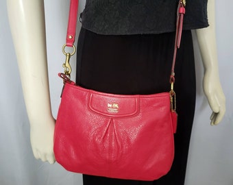 COACH Sac à bandoulière en cuir galet rose framboise/fermeture zippée lanière en cuir réglable Signature du designer Sac à bandoulière/Cadeau pour elle/N° 296