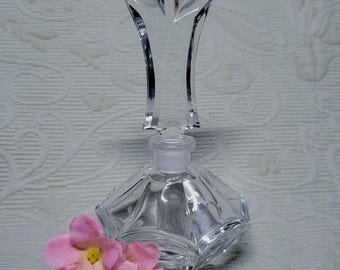 Vintage Clear Cut Glass Perfume Bottle with Star-Shape Stopper/Elegant Vanity Decor/Classic Art Deco Style Collectible Glassware Gift/150