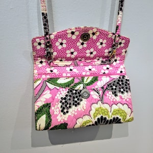 Carteira VERA BRADLEY acolchoada de algodão tri dobrada crossbody/Aposentado Priscilla Bouquet Rosa Floral Padrão Carteira com fecho magnético/Ideia para presente/192