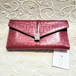 TOMMY HILFIGER Cartera de mujer con diseño de logotipo de cuero sintético burdeos de lujo/elegante cartera NWT de calidad con cierre a presión Convinien/regalo para ella/No.136