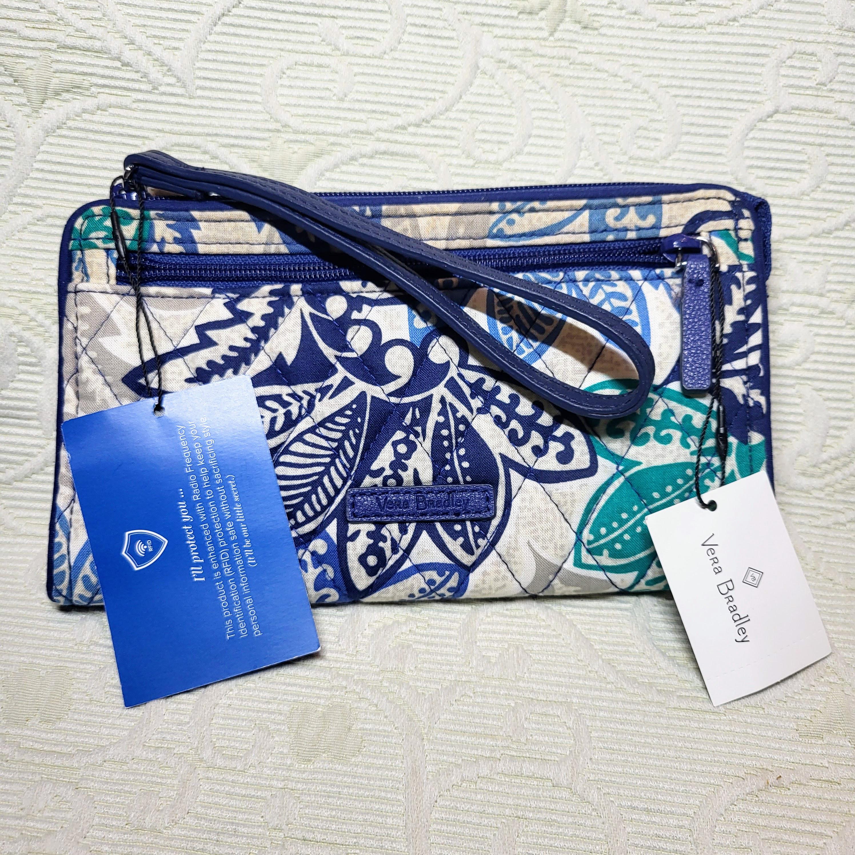 VERA BRADLEY Quilted Cotton RFID Front Zip Wristlet/ Blue and