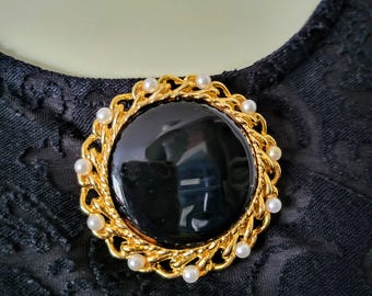 Broche Plaquée Or Et Onyx Noir - 27x23 Mm, Vintage, Occasion - Sans Marque