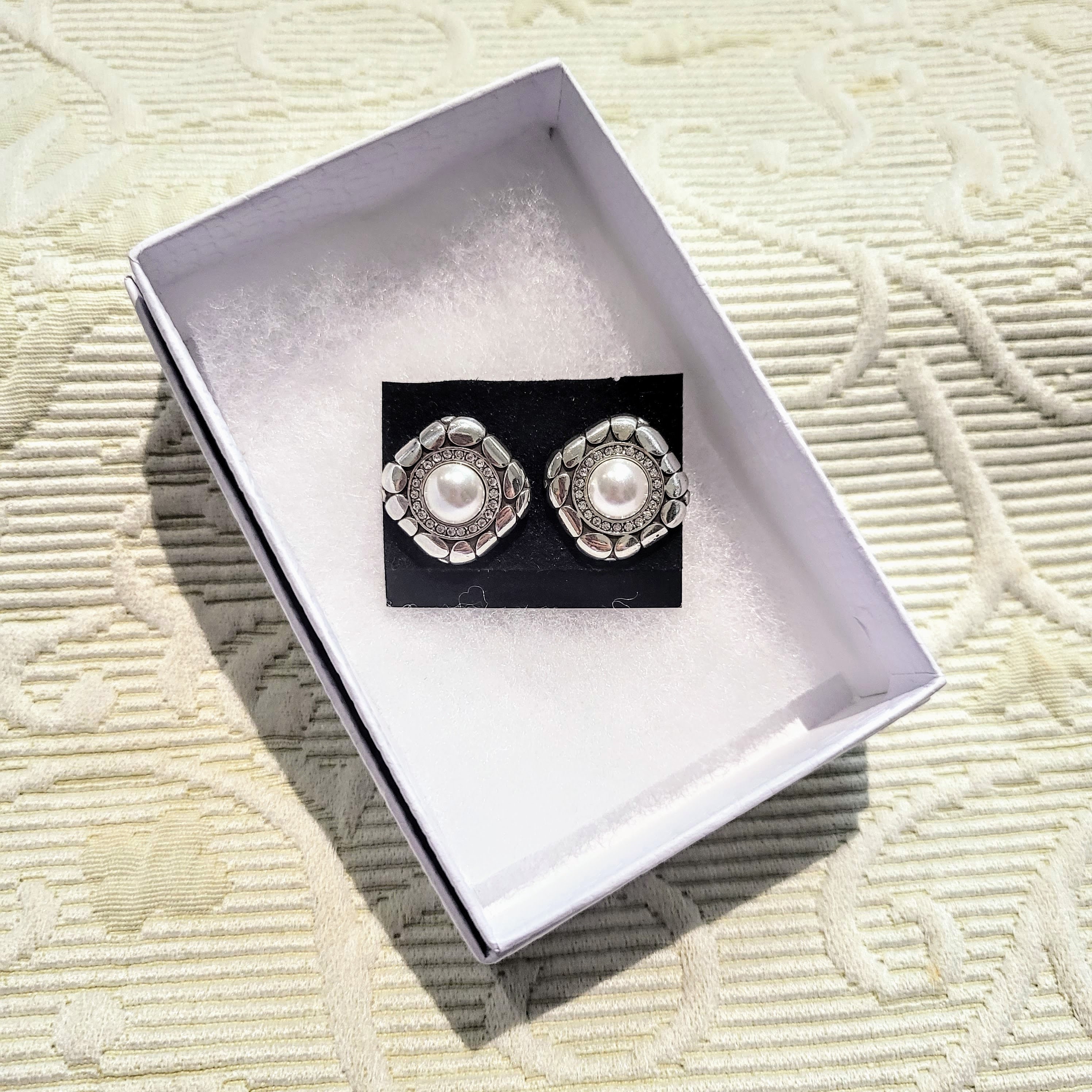 Boucles D'oreilles Carrées En Alliage Strass & Perles Imitation - Fermoir à Clous, Couleur Champagne, Neuf Sans Emballage