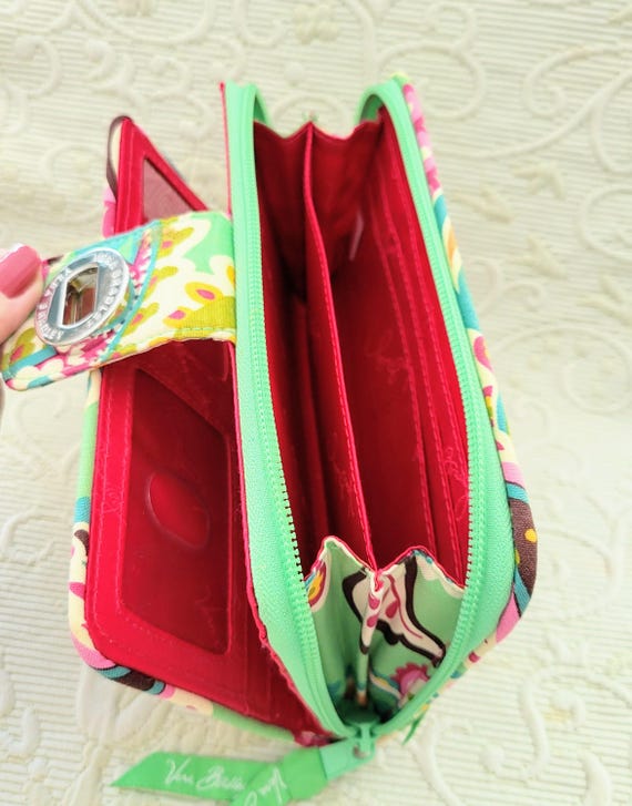 VERA BRADLEY Turnlock and Zippered Multifunctiona… - image 5