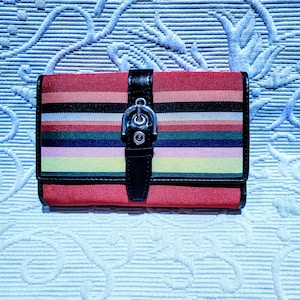 Billetera de rayas multicolores de tres pliegues con cierre a presión/Billetera de tela impermeable NWOT para mujer, cómoda y colorida, regalo para ella, n.º 387
