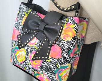 Rare Find betsey JOHNSON Shoulder Bag Faux Leather Flowers Pattern Black Bowl Snap Closure Shoulder Hand Bag removable Shoulder Strap 337 Etsy