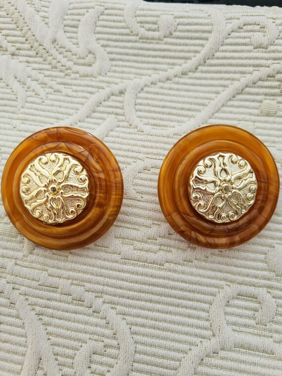 Large Round Button Style Goldish Tortoiseshell-li… - image 6