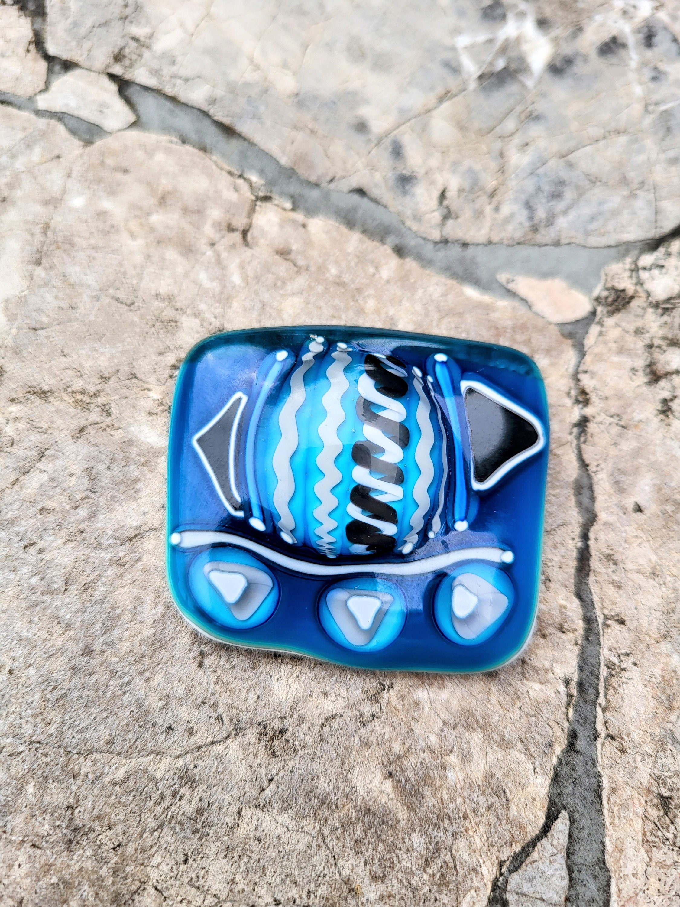 Broche Vintage Moderniste En Verre Bleu - Bijou De Créateur, Occasion En Bon état