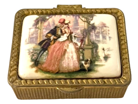 Vintage Metal Victorian Couple Pill Box - image 4