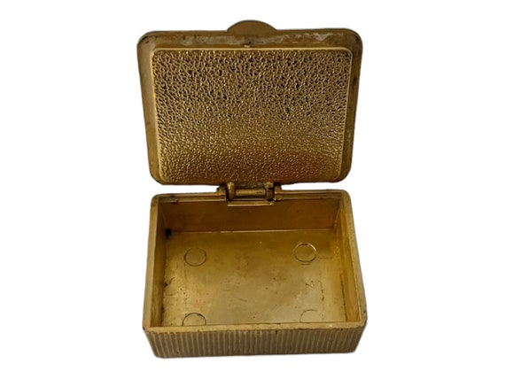 Vintage Metal Victorian Couple Pill Box - image 2