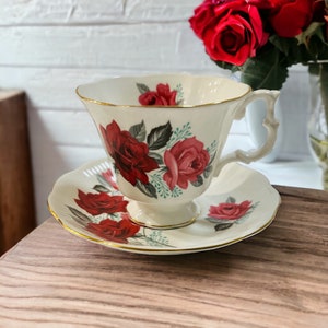 Vintage Royal Albert England Bone China Roses Tea Cup And Saucer