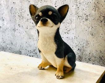 Vintage Sandicast 1986 Tri Color Sitting Chihuahua 6.5”