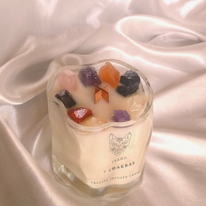 Traho 7 Chakras Genuine Crystals Infused Soy Wax Natural 7 OZ. Handmade Ritual CANDLE With Wooden Wick & Glitters Aromatherapy Candle, Oils