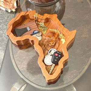 African Map-Shaped Jewelry Tray with Lion Head Engraving | Premium Wood Organizer for Rings, Keys, Jewelry, Coins | African Art Wall Decor