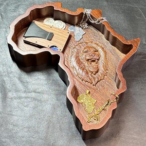 Africa Map Wooden Tray – Lion Engraved Jewelry & Accessories Organizer