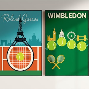 Puede incluir: Dos láminas enmarcadas con temática de tenis. Una presenta la Torre Eiffel y las palabras "Roland Garros" sobre una raqueta y una pelota de tenis. La otra muestra pelotas de tenis con monumentos de Londres y la palabra "WIMBLEDON".