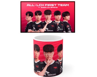 T1 LoL personalized mug. League of legends T1 team Worlds 2023 split Zeus, Oner, Faker, Gumayusi & Keria Banner Mug. LOL cup